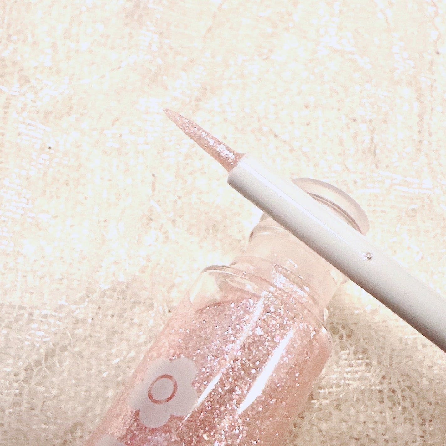 グリッターアイカラー/DAISY DOLL by MARY QUANT/グリッターを使ったクチコミ(3枚目)