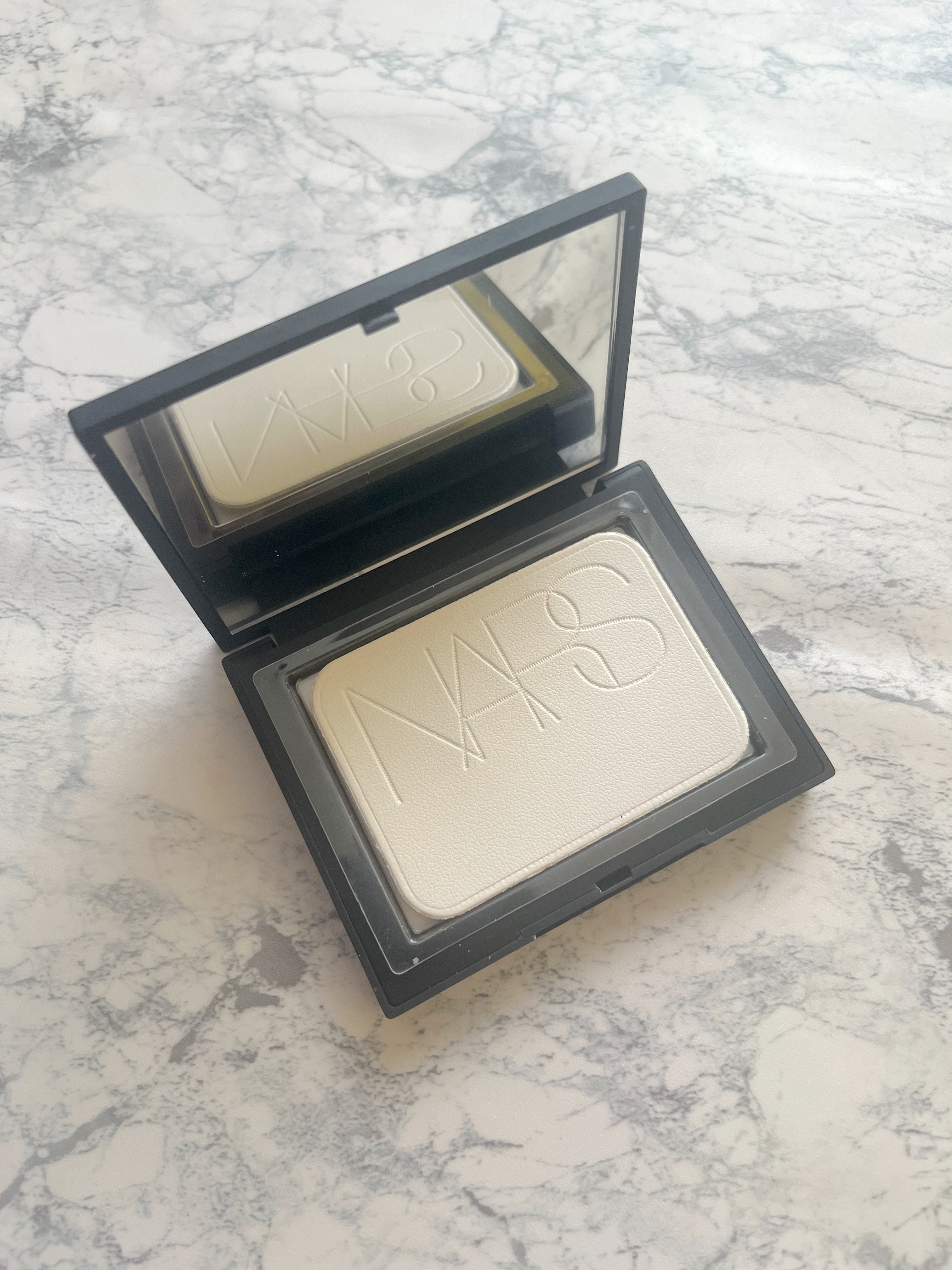ライトリフレクティングセッティングパウダー　プレスト　N/NARS/プレストパウダーを使ったクチコミ（2枚目）