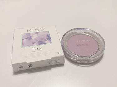 バズっていたKISSのアイシーオーロラが気になって付けたら透明感のある仕上がりに感動！

肌が白い方しか似合わない色味かなと思ったけれどそんなことはなかった…！

ハイライト代わりに手で塗ったり、ピンクチークにプラスするのがかわいい。

最近透明感のあるピンクメイクにハマりまくっている自分にピッタリの商品でした♡の画像 その2