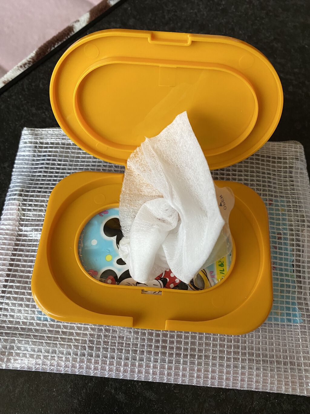 セリア ウエットシートのフタミニのクチコミ「こんばんは♪

✼••┈┈••✼••┈┈••✼••┈┈••✼••┈┈••✼

セリアA6ポーチ.....」（3枚目）