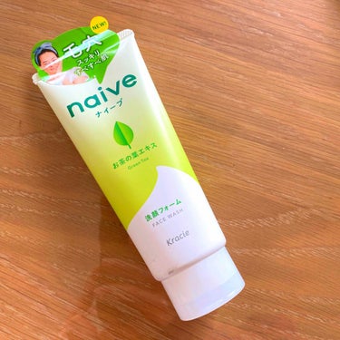 naive(ナイーブ)お茶の葉エキス

最近いちご鼻が気になりはじめたのでパッと毛穴の文字が目に入ったナイーブを買ってみました！
ももとゆずとお茶の葉の三種類ありましたが、毛穴スッキリと書いてあったのと