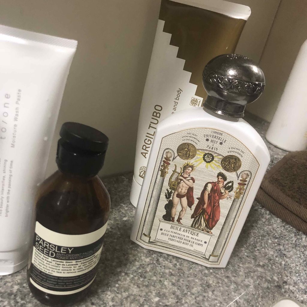 m on LIPS 「インテリアにもなる神パケコスメ🐈🌿bulyのボディオイルは香り..」(1枚目)