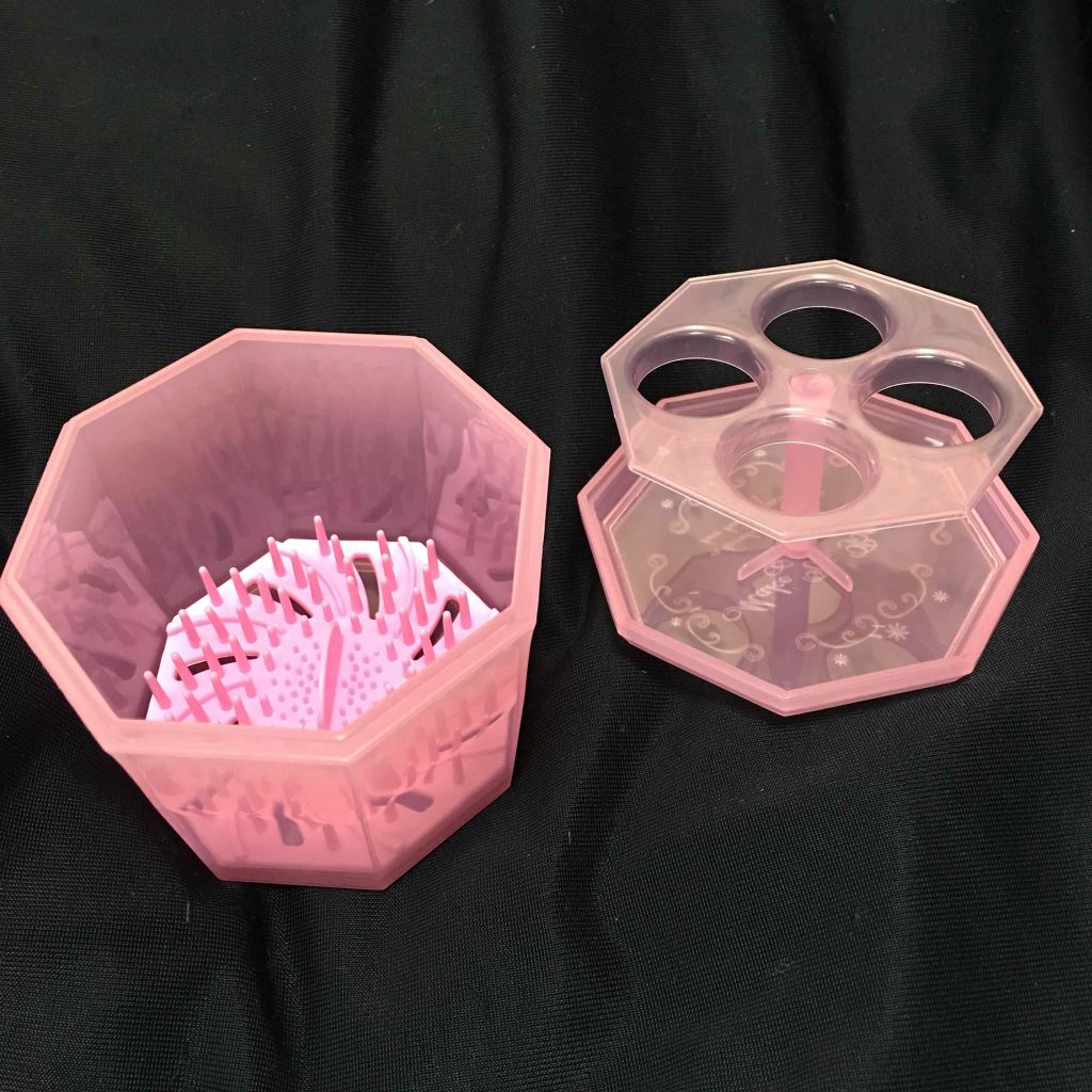 メイクブラシクリーナー/DAISO/その他化粧小物を使ったクチコミ(1枚目)