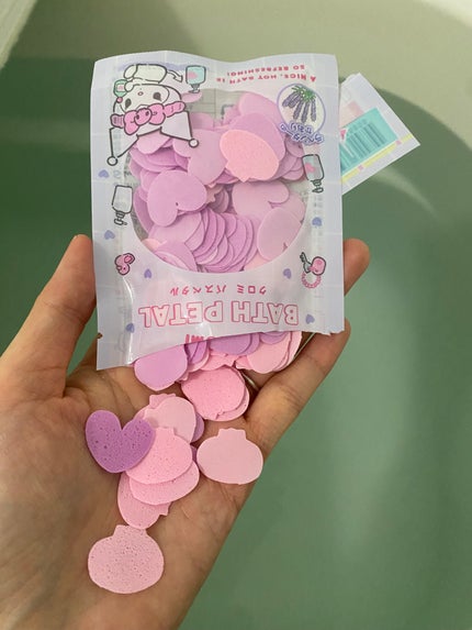 KUROMI BATH PETAL/サンリオ/保湿系入浴剤を使ったクチコミ(3枚目)