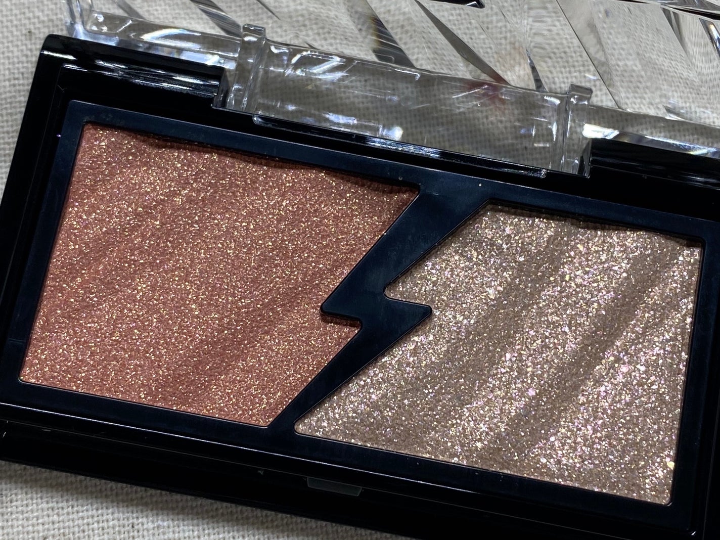 エレクトリックショックアイズ /KATE/アイシャドウパレットを使ったクチコミ(1枚目)