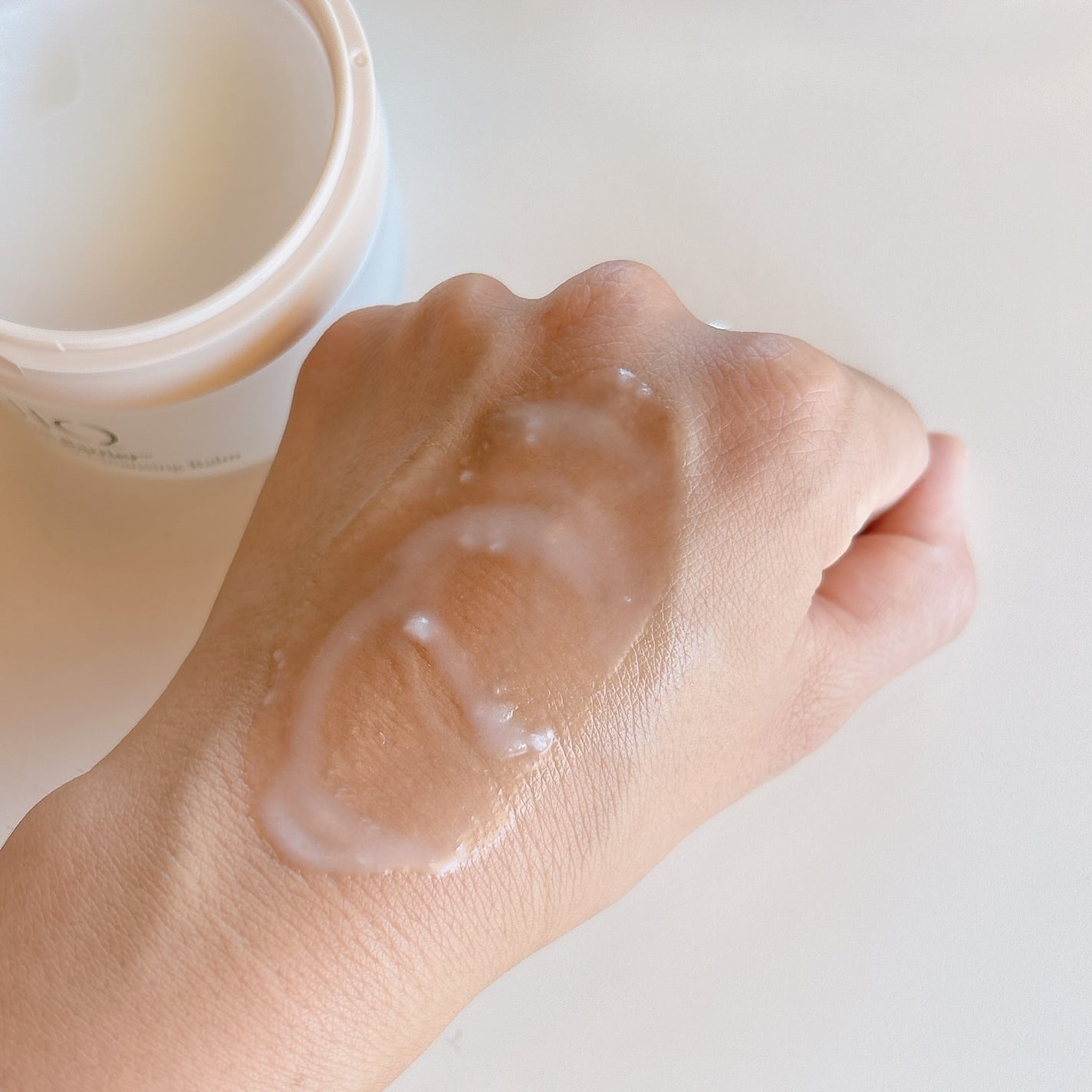 バイオームバリアコラーゲンファーミングクレンジングバーム/UIQ/クレンジングバームを使ったクチコミ(5枚目)