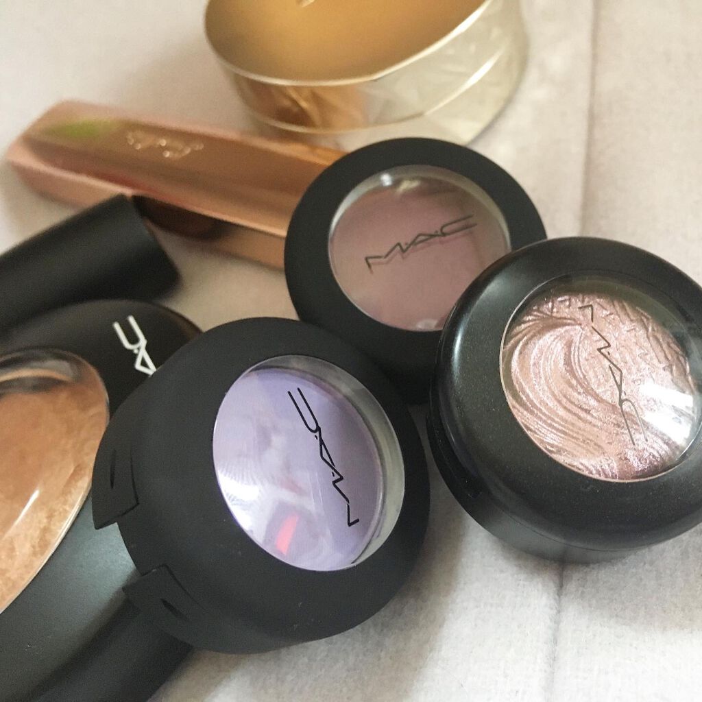 パウダー キス アイシャドウ サッチ ア チュール/M・A・C/単色アイシャドウを使ったクチコミ（1枚目）