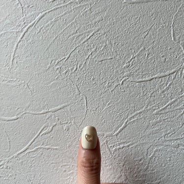 ☁☁️poono☁️☁ on LIPS 「|nail|親指と薬指にハート💛【ベース】　DAISOのジェル..」（3枚目）