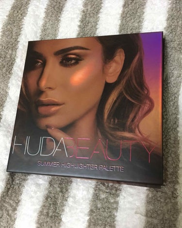 HUDA BEAUTY SUMMER HIGHLIGHTER PALETTE/Huda Beauty/パウダーアイシャドウを使ったクチコミ（1枚目）