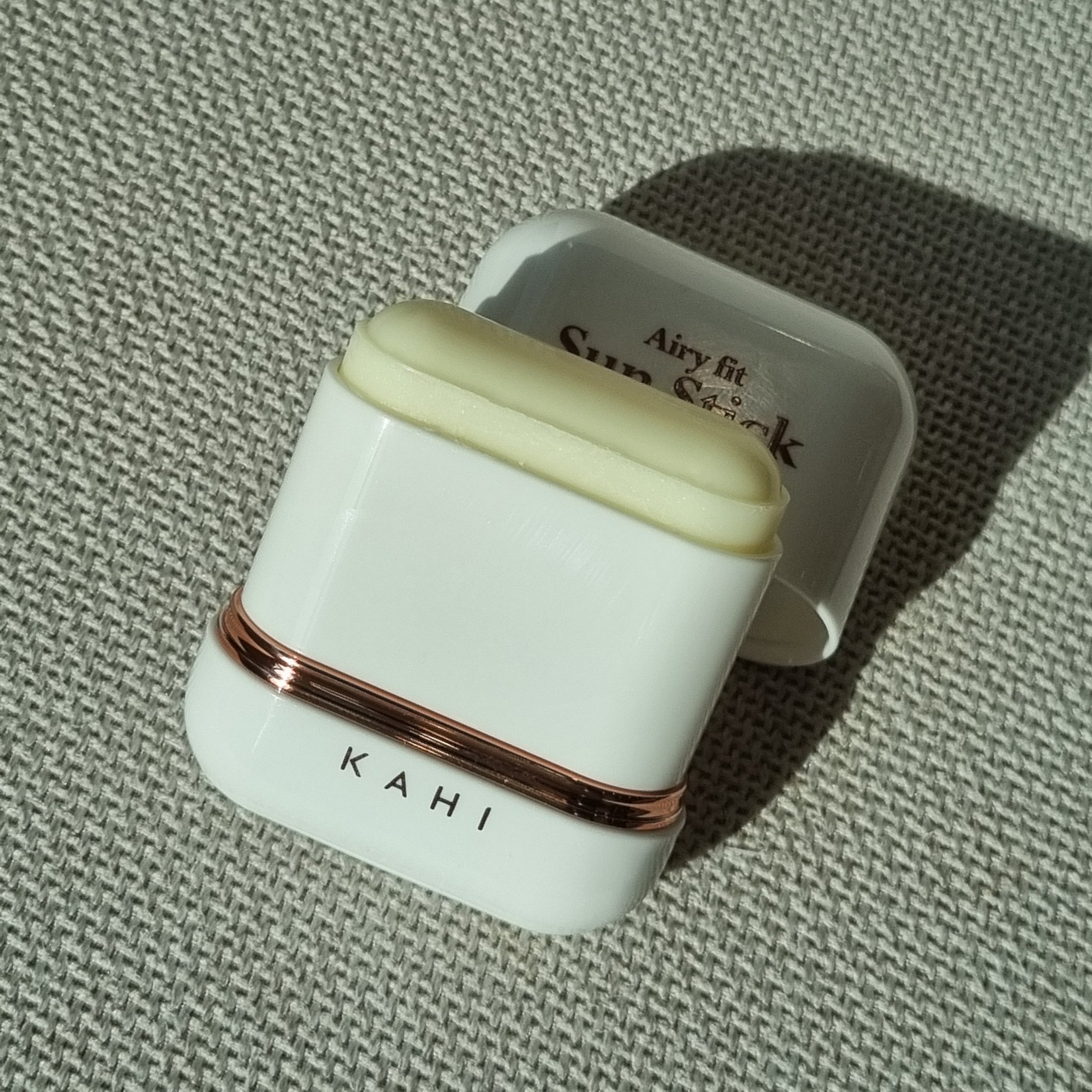 エアリーフィットサンスティック/KAHI/日焼け止めスティックを使ったクチコミ（2枚目）