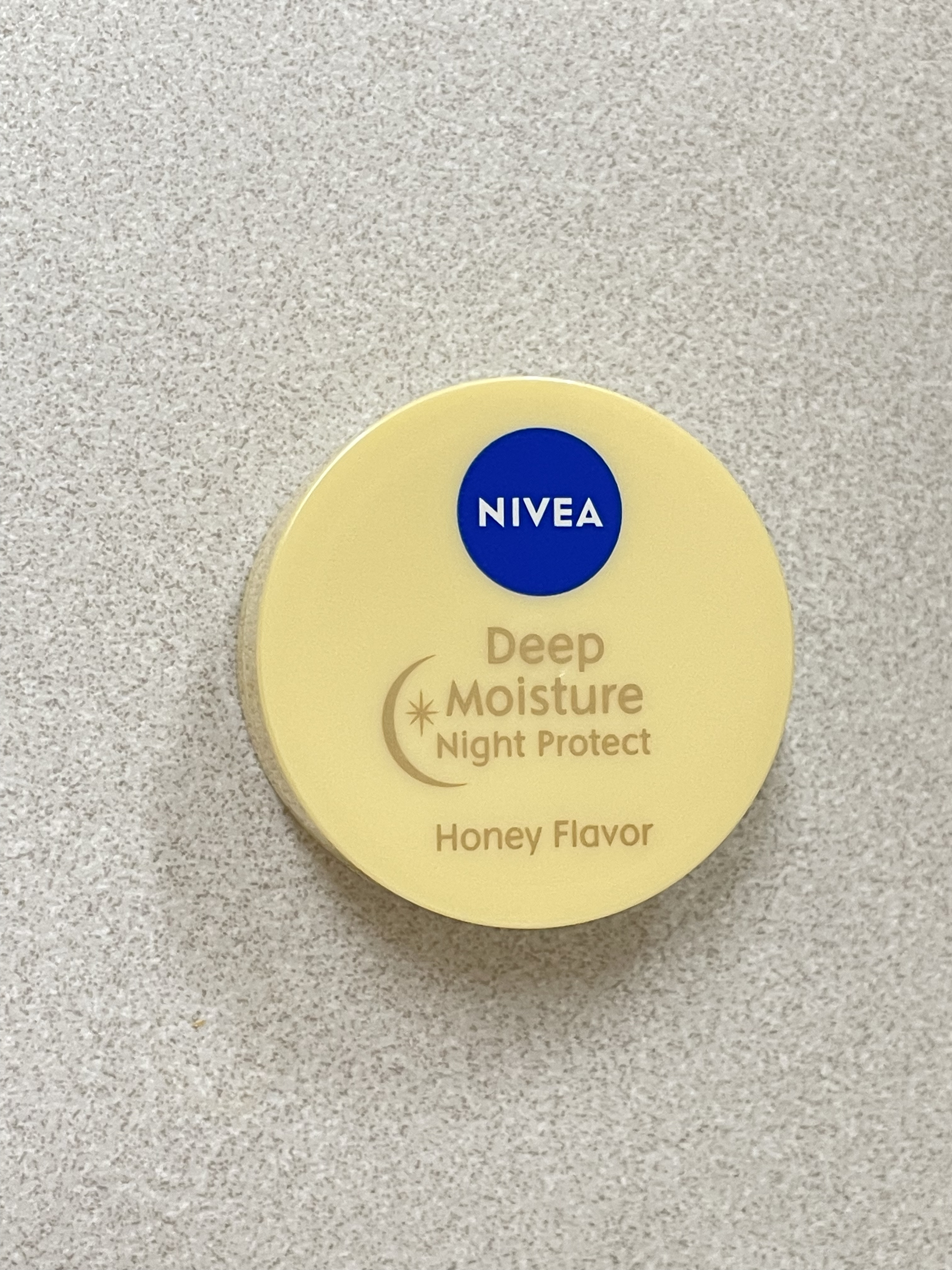 ディープモイスチャーナイトプロテクト はちみつの香り/ニベア/リップマスクを使ったクチコミ（1枚目）