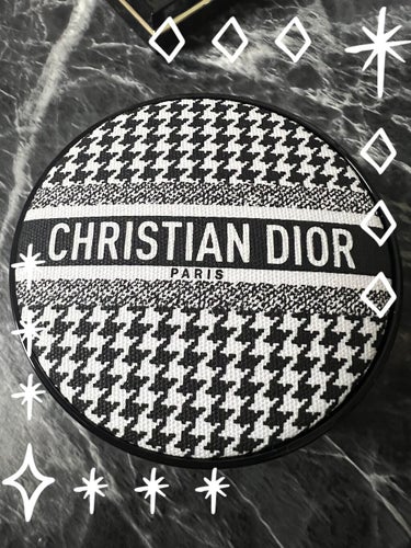 【旧】ディオールスキン フォーエヴァー クッション 1N ニュートラル<ニュー ルック エディション>（生産終了）/Dior/クッションファンデーションを使ったクチコミ（2枚目）