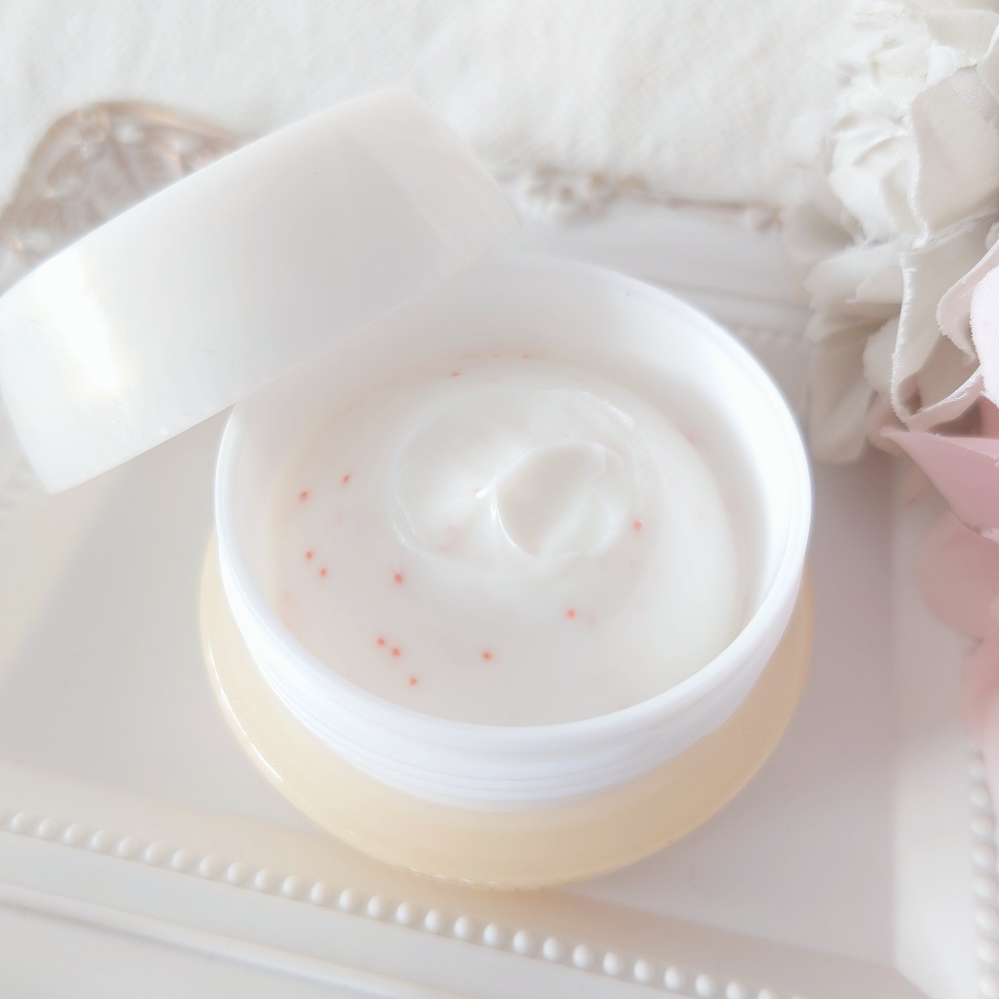 アンティミリ Wオイルイン クリーム/ナリス化粧品/フェイスクリームを使ったクチコミ（2枚目）