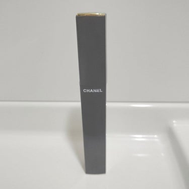 CHANEL ル ヴォリューム ドゥ シャネル ウォータープルーフのクチコミ「 メルカリにてCHANELのマスカラを安く購入しました♡
なんと新品未使用で1900円～♡
<.....」（2枚目）