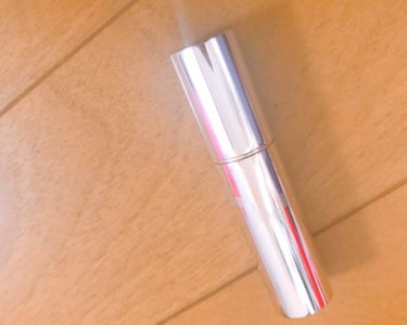 今回はネットの評価を元に買ったリップ💄
オペラのリップティント01レッドです！
乾燥が酷くて薬用のリップと合わせて塗ることが多いのですが相性が合わない物も多く時間が経つと割れてきたり、色ムラが気になって