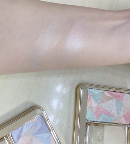 ル・レオスールデクラ /クレ・ド・ポー ボーテ/パウダーハイライトを使ったクチコミ(4枚目)