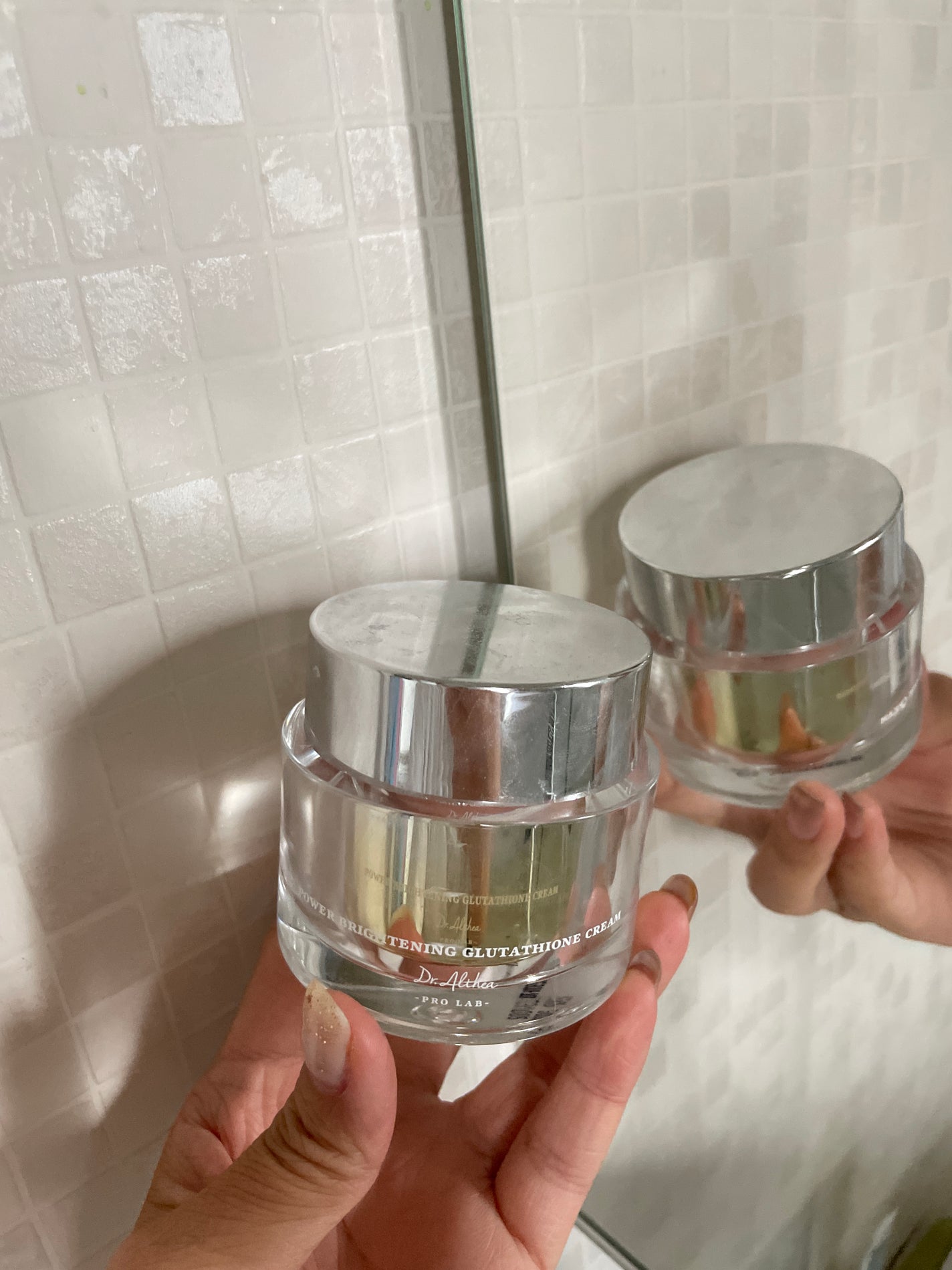 垢抜けにゃん(コスメ/ダイエット備忘録) on LIPS 「撮影の日は必ず塗ってるこれ、小麦肌の私でも色白叶えてくれる根本..」(1枚目)