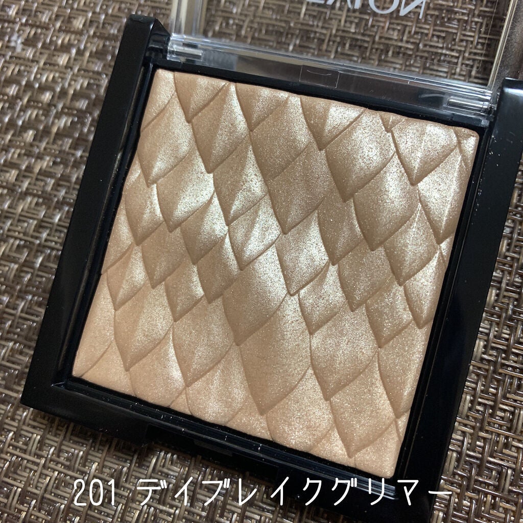スキンライト プリズマティック ハイライター/REVLON/プレストパウダーを使ったクチコミ(2枚目)
