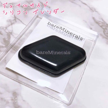 bareMinerals デュアルサイド シリコン ブレンダーのクチコミ「デュアルサイド シリコン ブレンダー。


シリコン面とスポンジ面のあるブレンダー✨


主に.....」（1枚目）