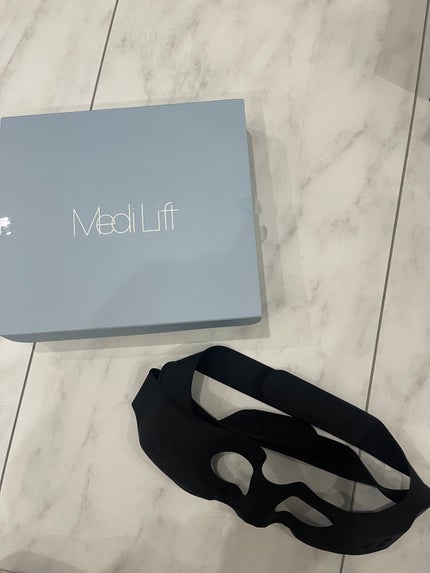 YA-MAN TOKYO JAPAN メディリフト アイのクチコミ「メディリフトアイ YA-MAN
めちゃくちゃ気持ちいい!!
毎日のスキンケア時に+
目元のハ.....」(1枚目)