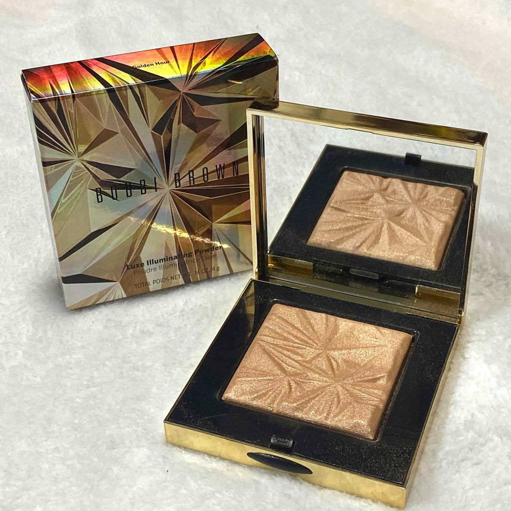 リュクス イルミネイティング パウダー/BOBBI BROWN/パウダーハイライトを使ったクチコミ(1枚目)