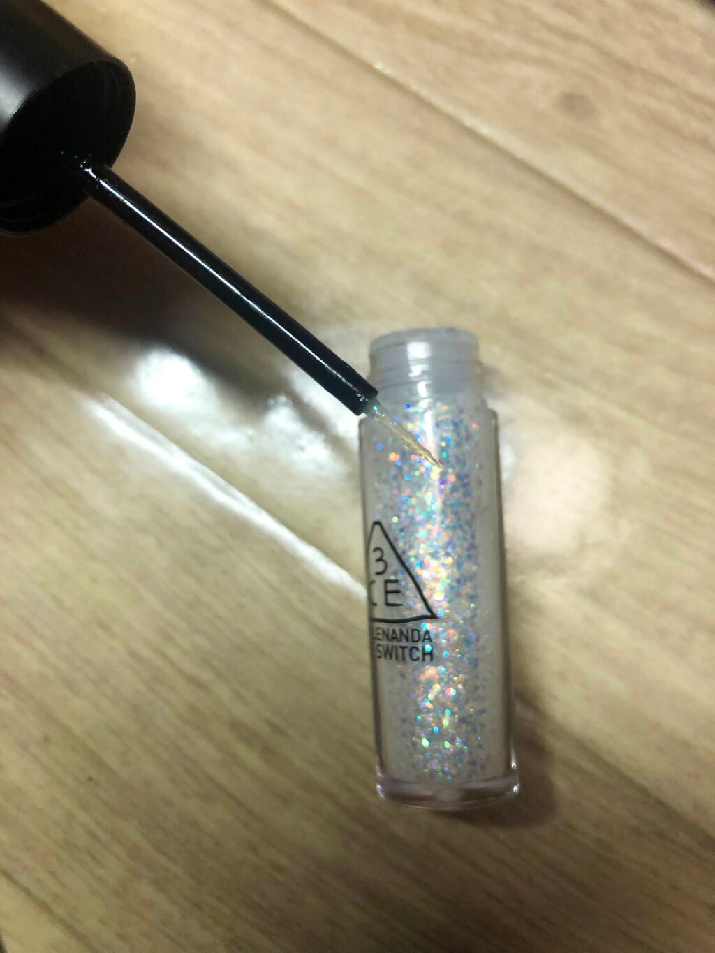 グリッター&グロウ リキッドアイシャドウ/stila/グリッターを使ったクチコミ(3枚目)