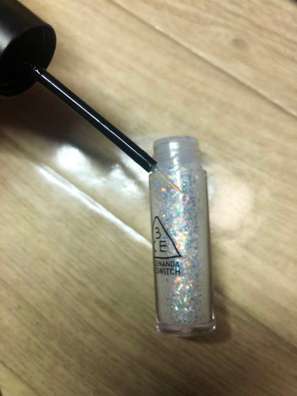 グリッター&グロウ リキッドアイシャドウ/stila/グリッターを使ったクチコミ(3枚目)