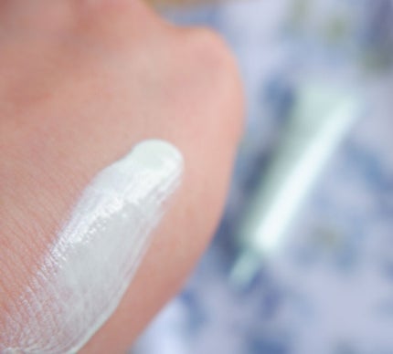 くずれ防止 美容液ケアベース ミルクグリーン SPF30 PA++/Borica/化粧下地を使ったクチコミ(3枚目)