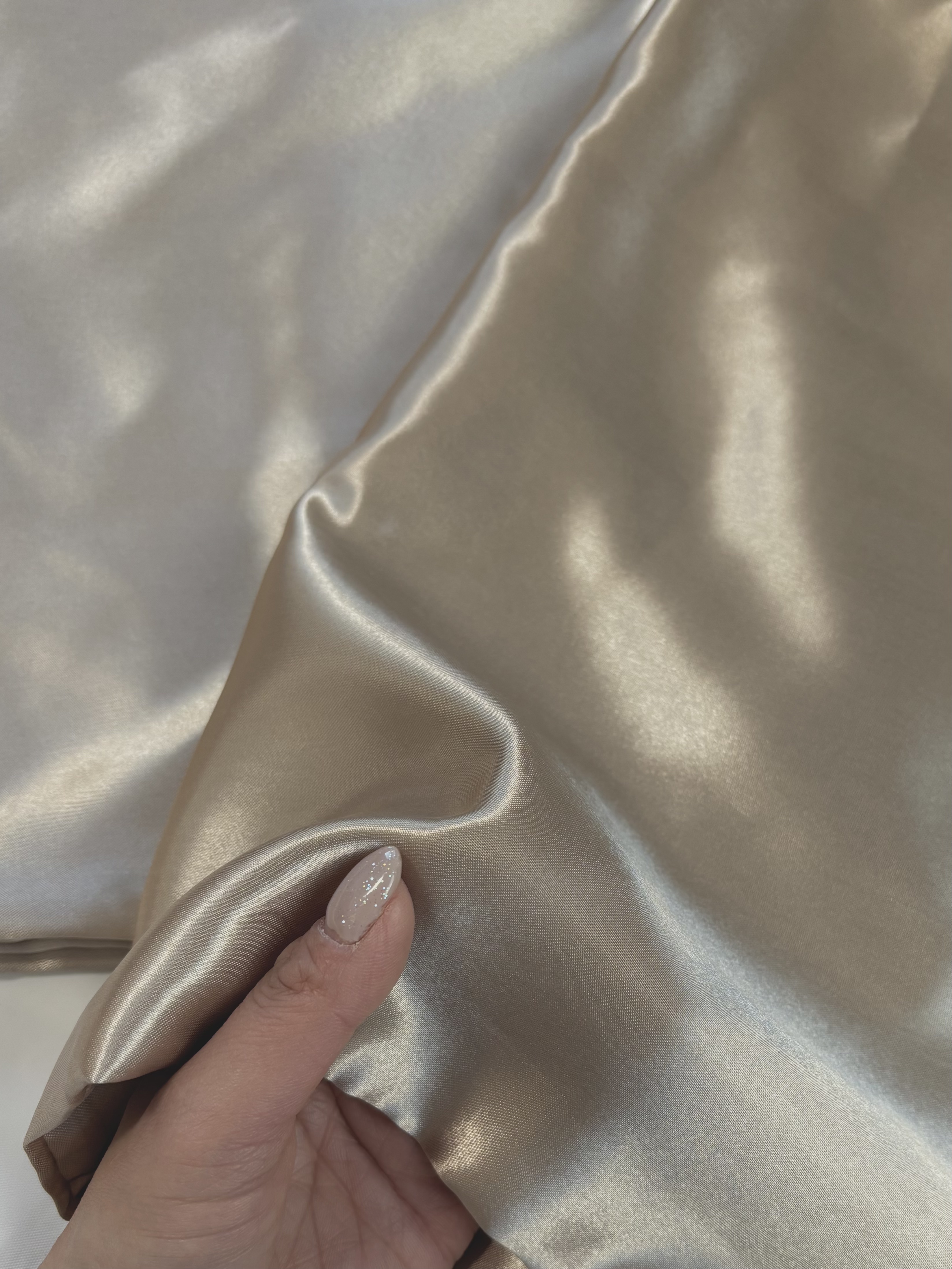 シルクの枕カバー/エアロシルク/ヘアケアグッズを使ったクチコミ（2枚目）