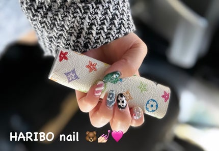 𝚁 𝚒 𝚔 𝚘 on LIPS 「selfnail💅🏻🩷筆の手入れ嫌いだから爪楊枝でネイル😂ネイ..」(2枚目)