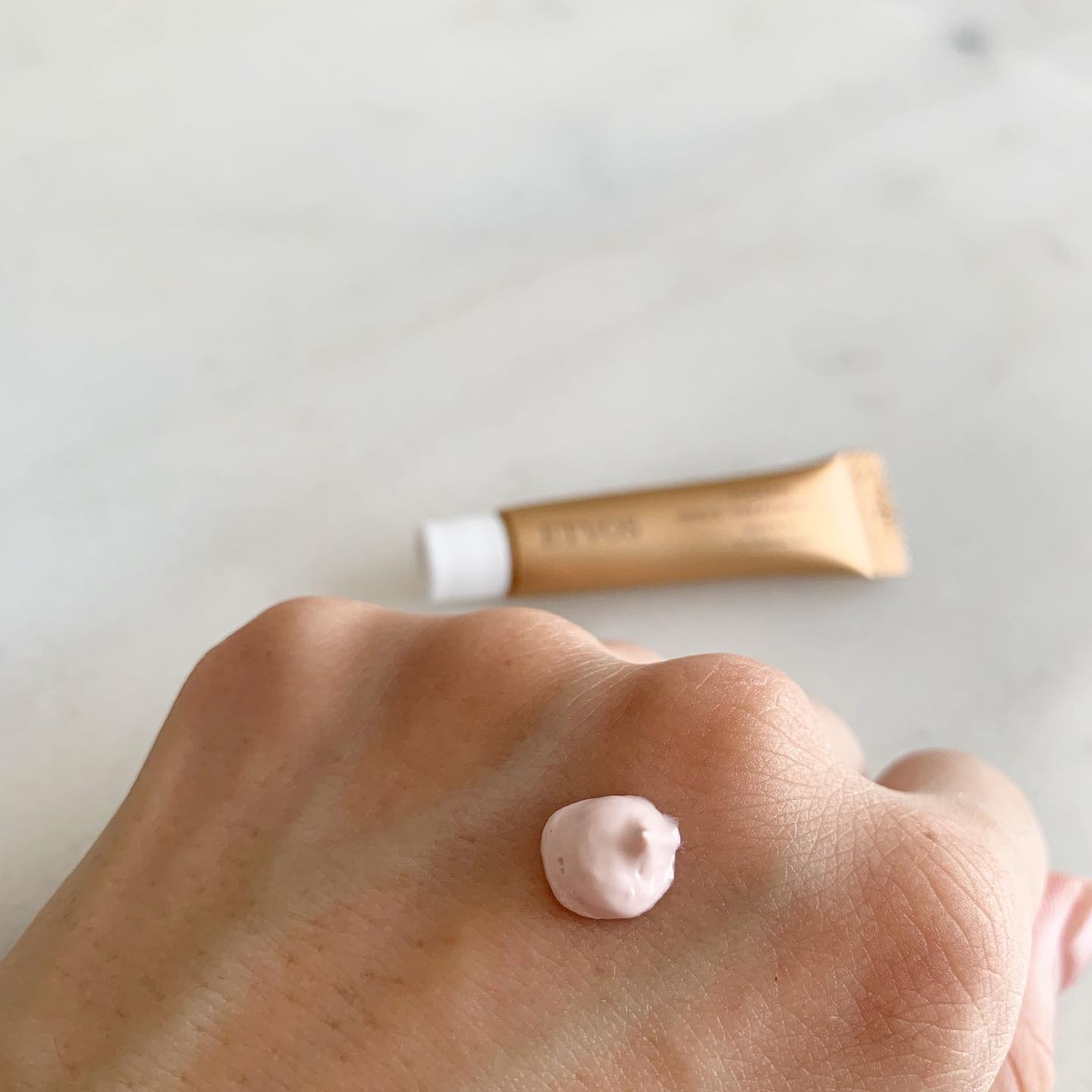 ミネラルインナートリートメントベース/エトヴォス/化粧下地を使ったクチコミ（2枚目）