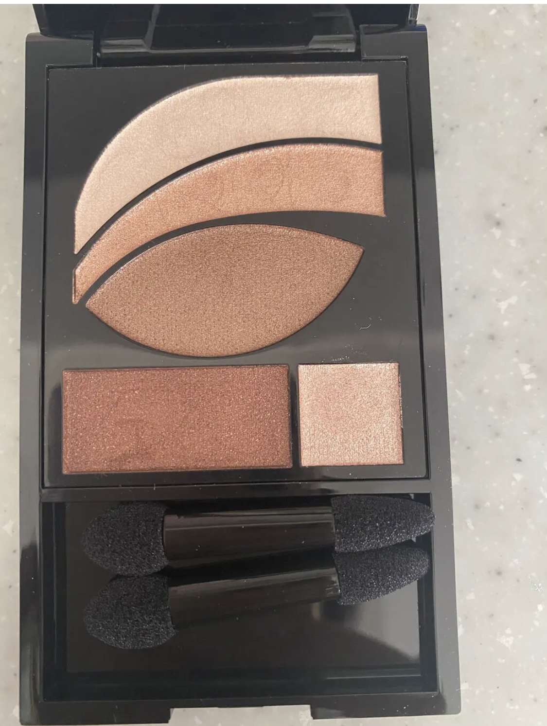 フォトレディ ディファイン ＆ シェード/REVLON/アイシャドウパレットを使ったクチコミ（2枚目）