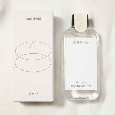 ONE THING
NIACINAMIDE 10%


美白ケア / 肌トラブルのケア / 肌バリア強化


色々な使い方ができる
サラサラしたエッセンス✨


✔︎コットンやパッドに含ませて部分パック
✔︎コットンやパッドに含ませて拭き取り
✔︎化粧水や乳液、クリームと混ぜて使用
✔︎ONE THINGの他の抽出物とも混ぜて使用
✔︎ミストボトルに移し替えてミスト使用


香りがなく何度も重ね付けできるし
色んな使い方ができてあっという間に
使い切ってしまいそう！

惜しみなく使いやすいところが好きです！

#ONETHING  #ワンシング  #韓国スキンケア #ナイアシンアミド #ナイアシンアミド化粧水 
の画像 その0