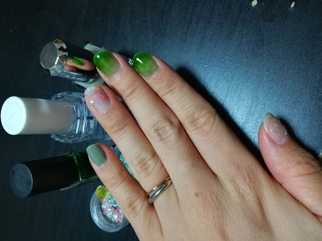 カラフルネイルズ/キャンメイク/マニキュアを使ったクチコミ(1枚目)
