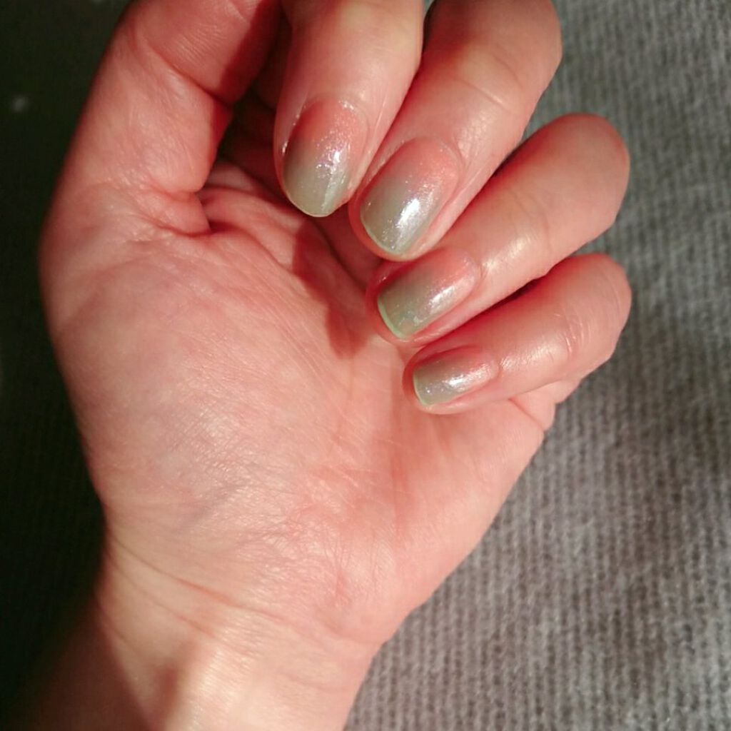 オサジ アップリフト ネイルカラー/OSAJI/マニキュアを使ったクチコミ（3枚目）