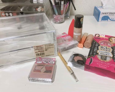 今日の購入品🤤💓

スウォッチした感じや使用感はまた今後の投稿で..(｡◠‿◠｡)

REVLON カラーステイ メイクアップファンデーション 180 サンドベージュ

ロレアルパリユイルカレス 803