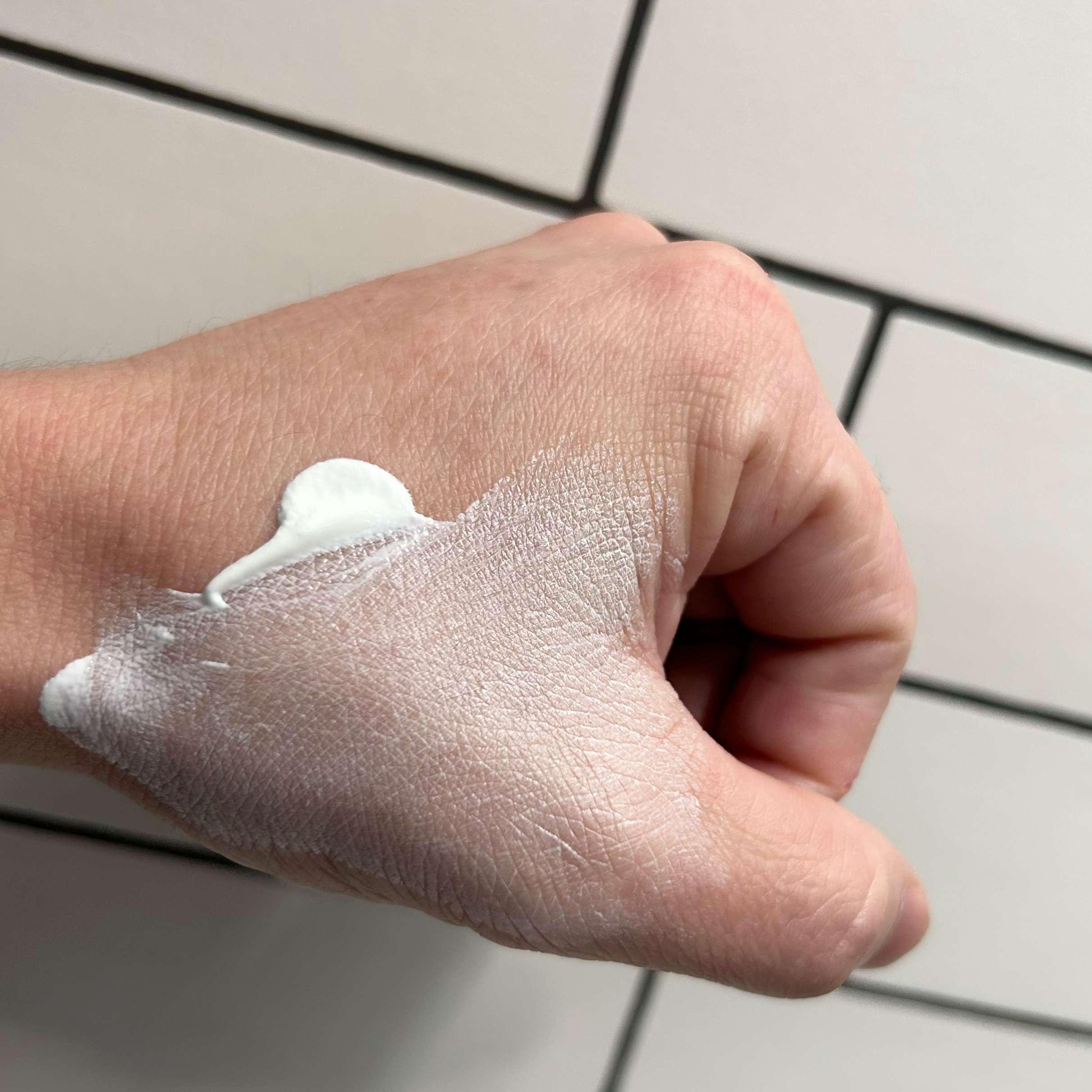 スーパー ナイアシンアミド トーンアップ サンスクリーン/feelxo/日焼け止めクリームを使ったクチコミ（3枚目）