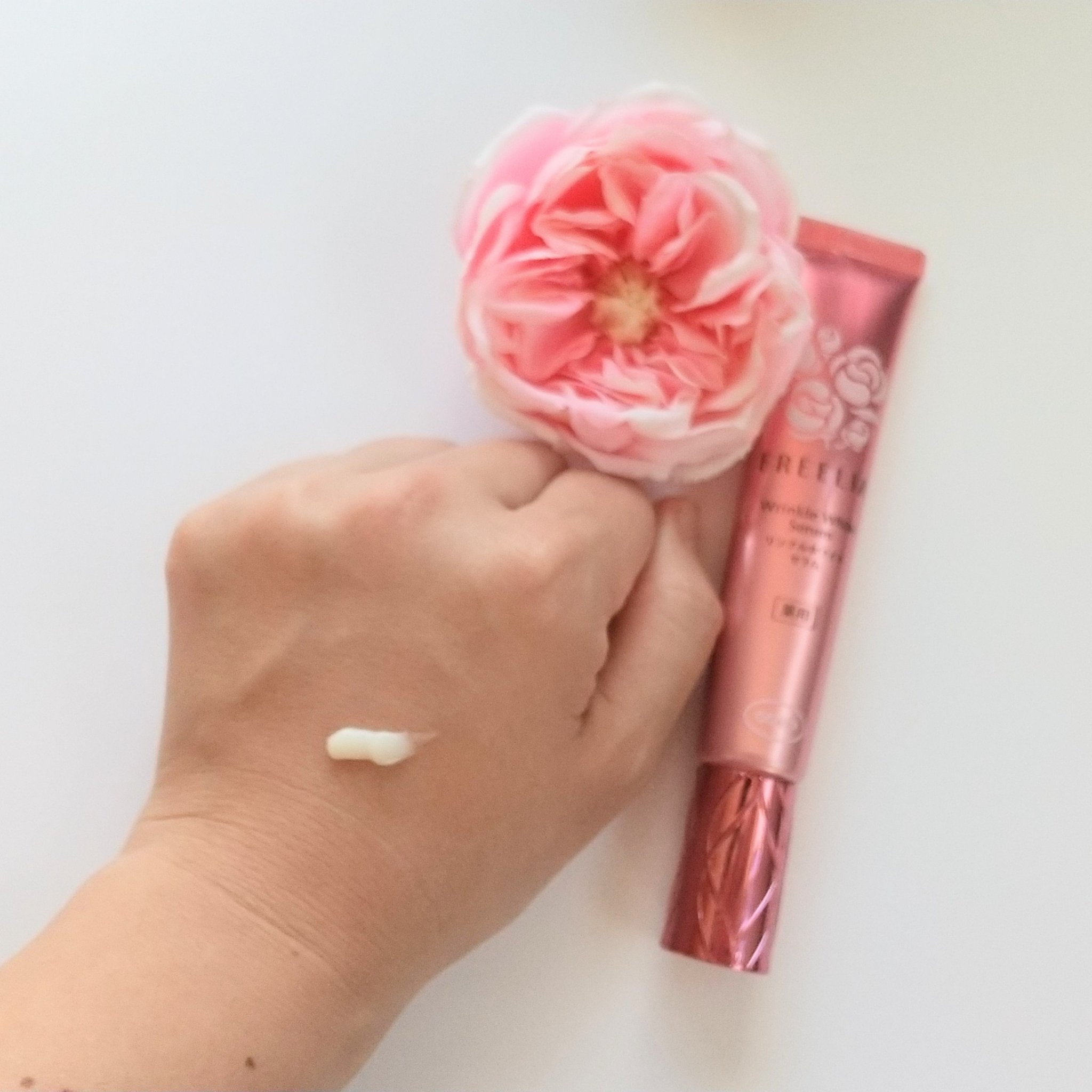 フリーリア 薬用リンクルホワイトセラムＥ/コープ/美容液を使ったクチコミ（1枚目）