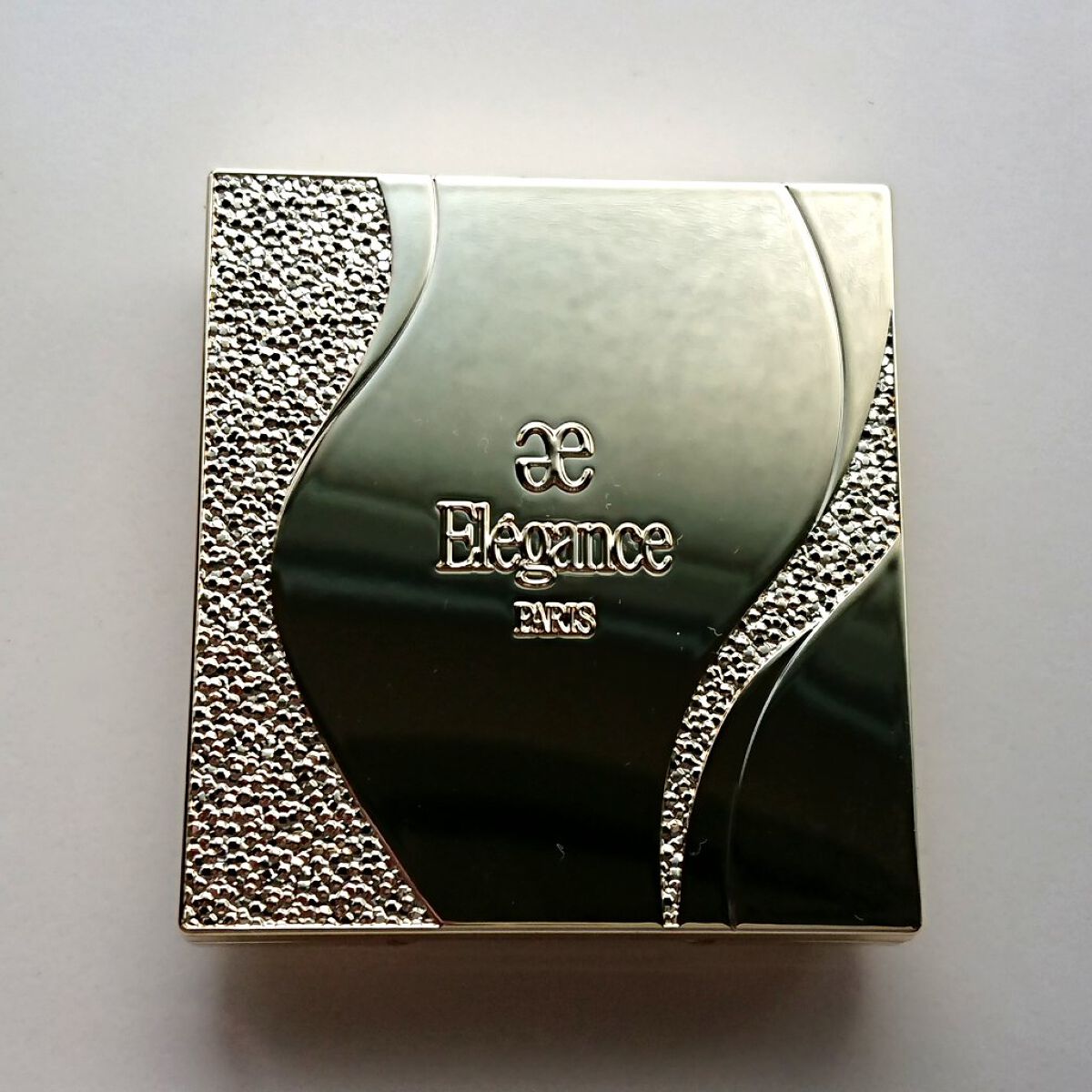 エモーショナル フェイス/Elégance/パウダーチークを使ったクチコミ(4枚目)