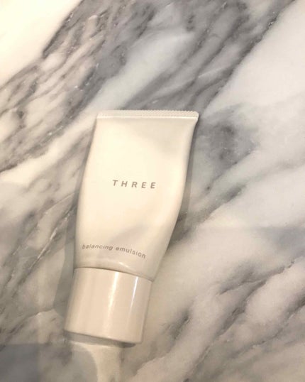 THREE バランシング エマルジョンのクチコミ「スキンケアセットの中の1つ
スリー
バランシングミルク
クレンジングミルクが目当てで購入.....」(1枚目)