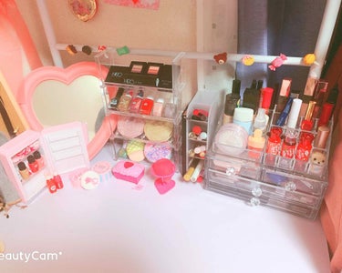 ヨシナガ on LIPS 「❤︎私のコスメ収納もはや収納してないです。パッケージがかわいい..」（1枚目）