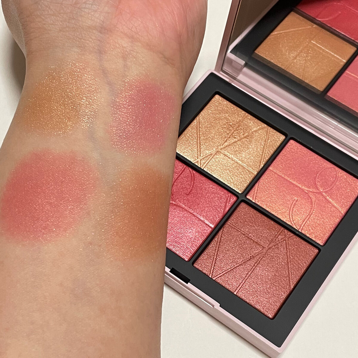 オーガズムフォープレイ ブラッシュクワッド/NARS/パウダーチークを使ったクチコミ（3枚目）