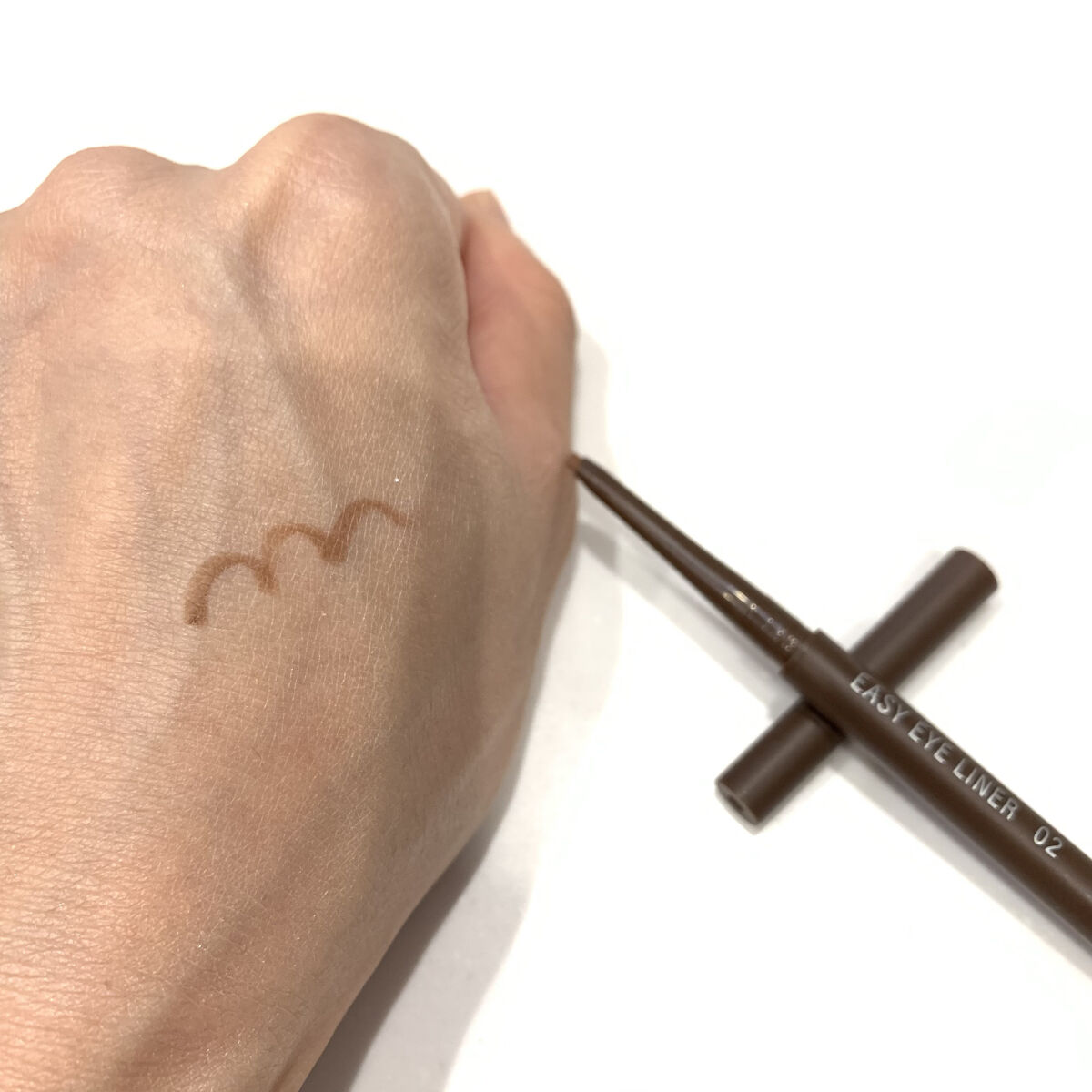 イージーeyeライナー 02 純粋ブラウン/b idol/ジェルアイライナーを使ったクチコミ（2枚目）