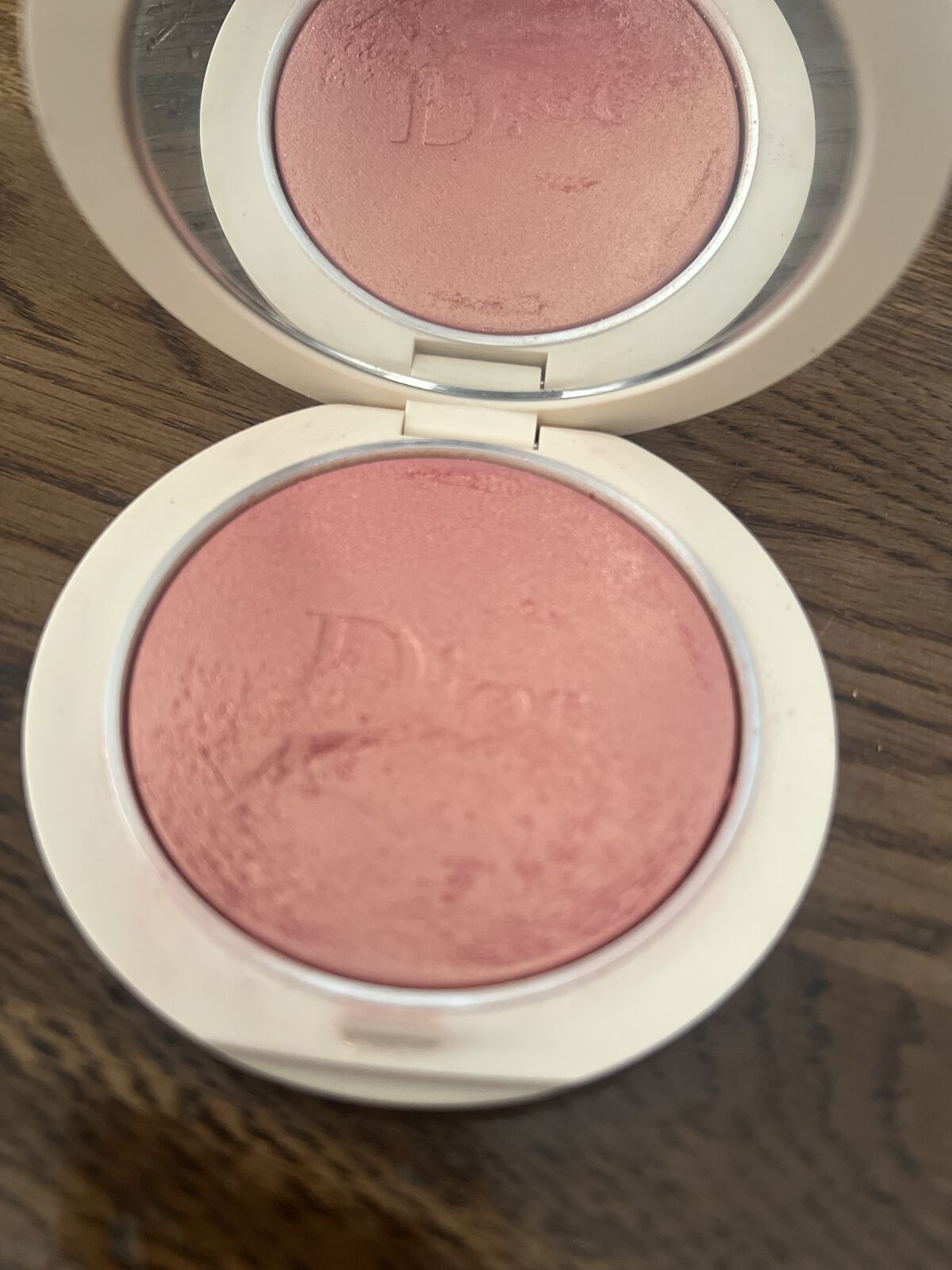 ディオールスキン フォーエヴァー クチュール ルミナイザー/Dior/プレストパウダーを使ったクチコミ（1枚目）