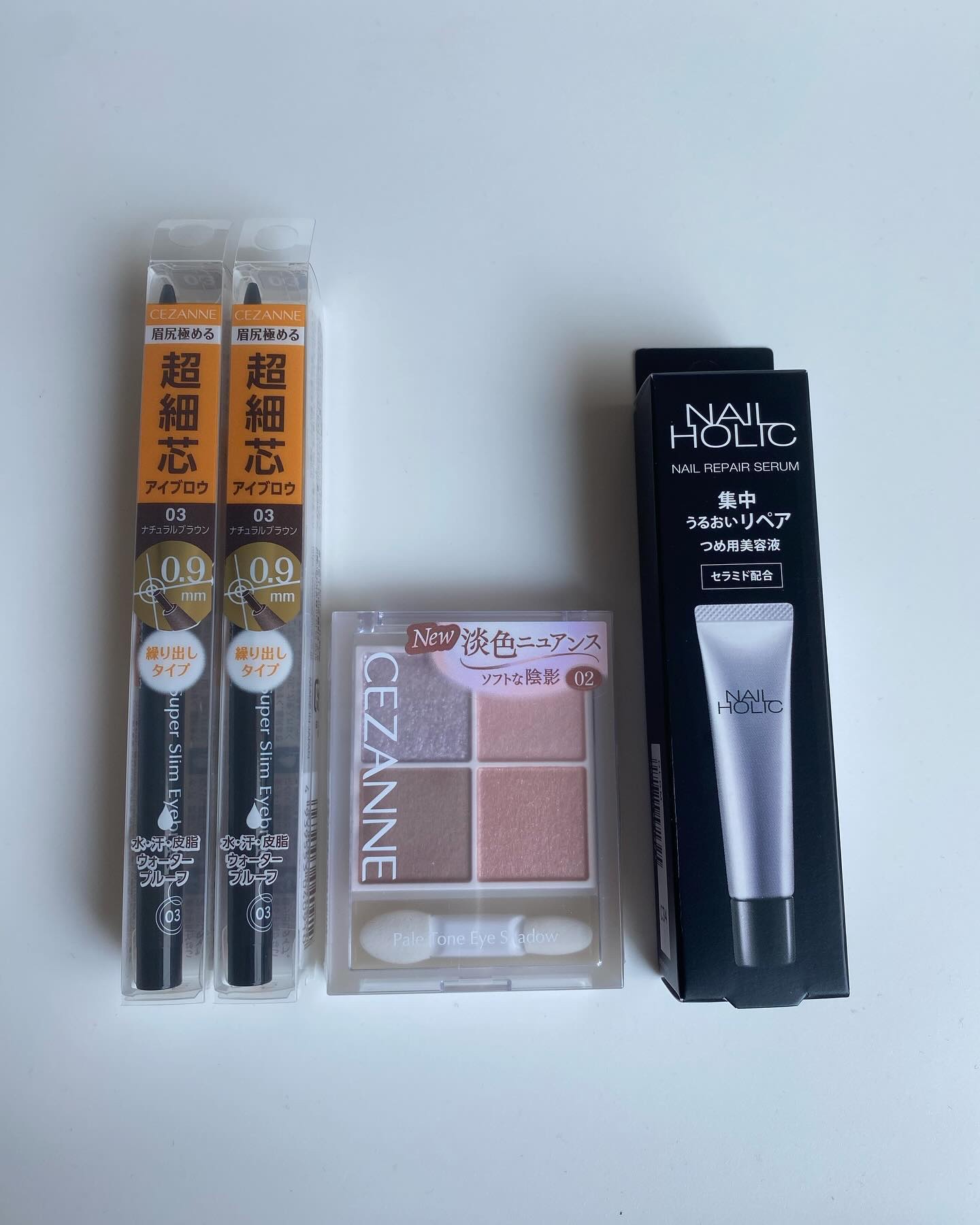 セザンヌ　超細芯アイブロウ　03ナチュラルブラウン　
何本目かわからないくらいリピート品
芯が柔らかくて細くて描きやすすぎる！
ただすぐに無くなっちゃうからいつも数本まとめ買い🛒

セザンヌ　ペールトーンアイシャドウ
02シェリーピンク
