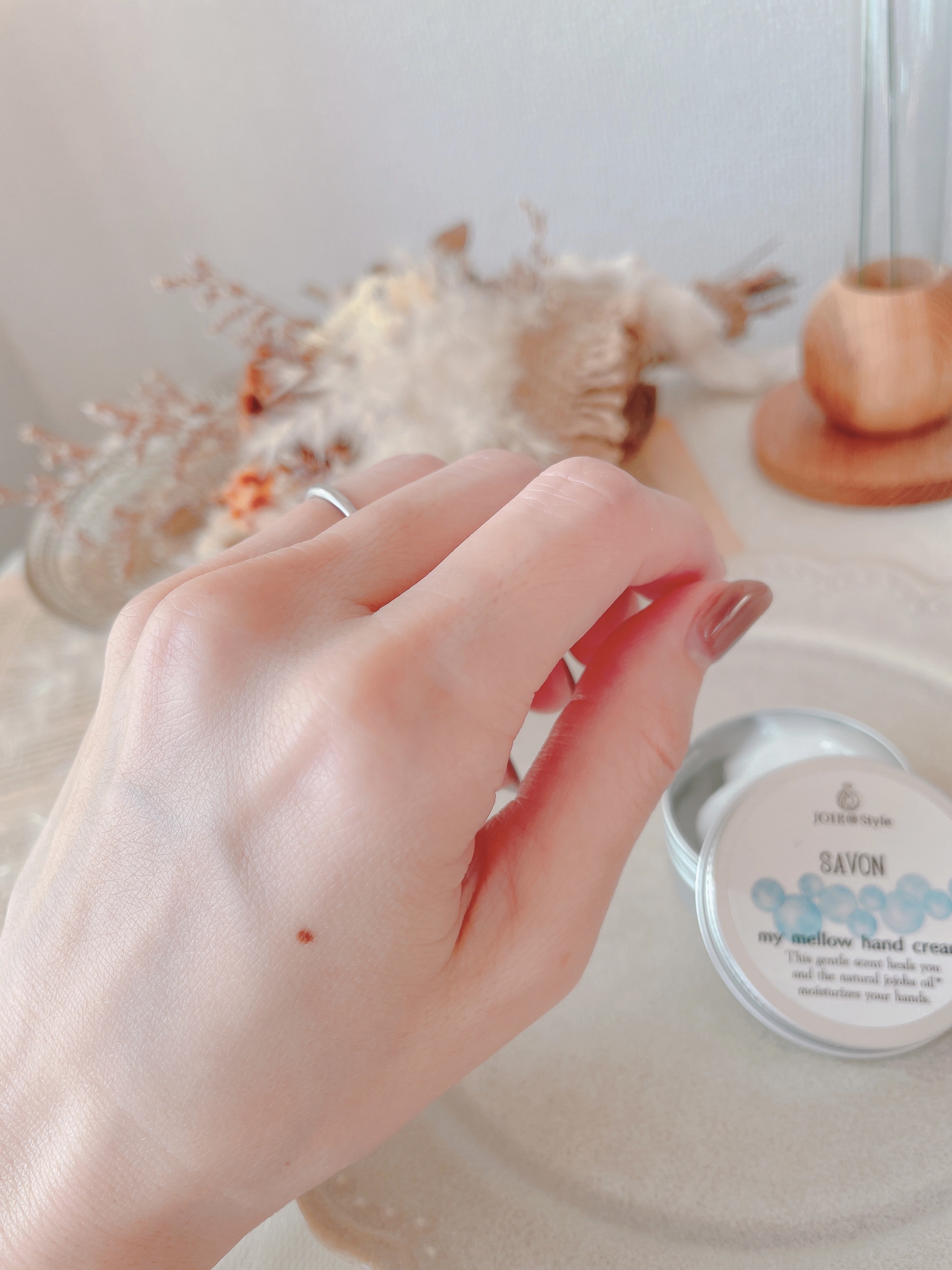 ジョア@スタイル様の
オリジナルハンドクリーム🫧
【マイメロウハンドクリーム】


✅ホホバオイル配合　
✅香るハンドクリーム　
✅香りは５種類　

🤔💭💗
その中でも気になっていた【SAVON】
サボンをモニターキャンペーンを通し