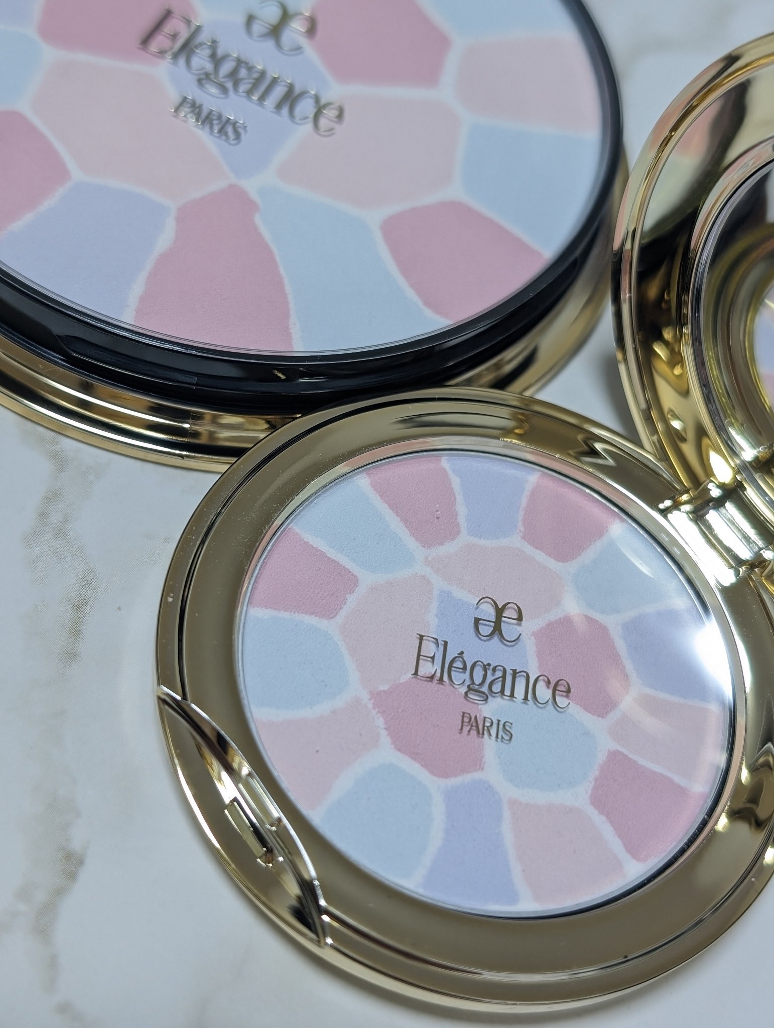 エレガンス ラ プードル オートニュアンス リクスィーズ/Elégance/プレストパウダーを使ったクチコミ（3枚目）