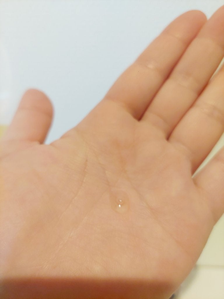 puni on LIPS 「洗顔後、一番初めに使用するのがより効果的☺濃厚な一滴で朝晩ケア..」(4枚目)