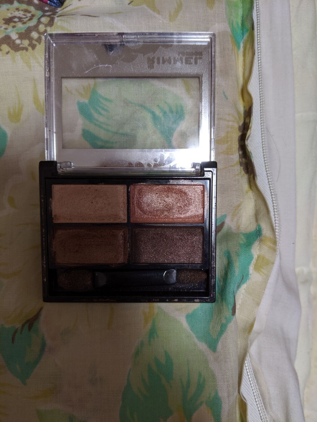 ロイヤルヴィンテージ アイズ/リンメル ロンドン/アイシャドウパレットを使ったクチコミ（2枚目）