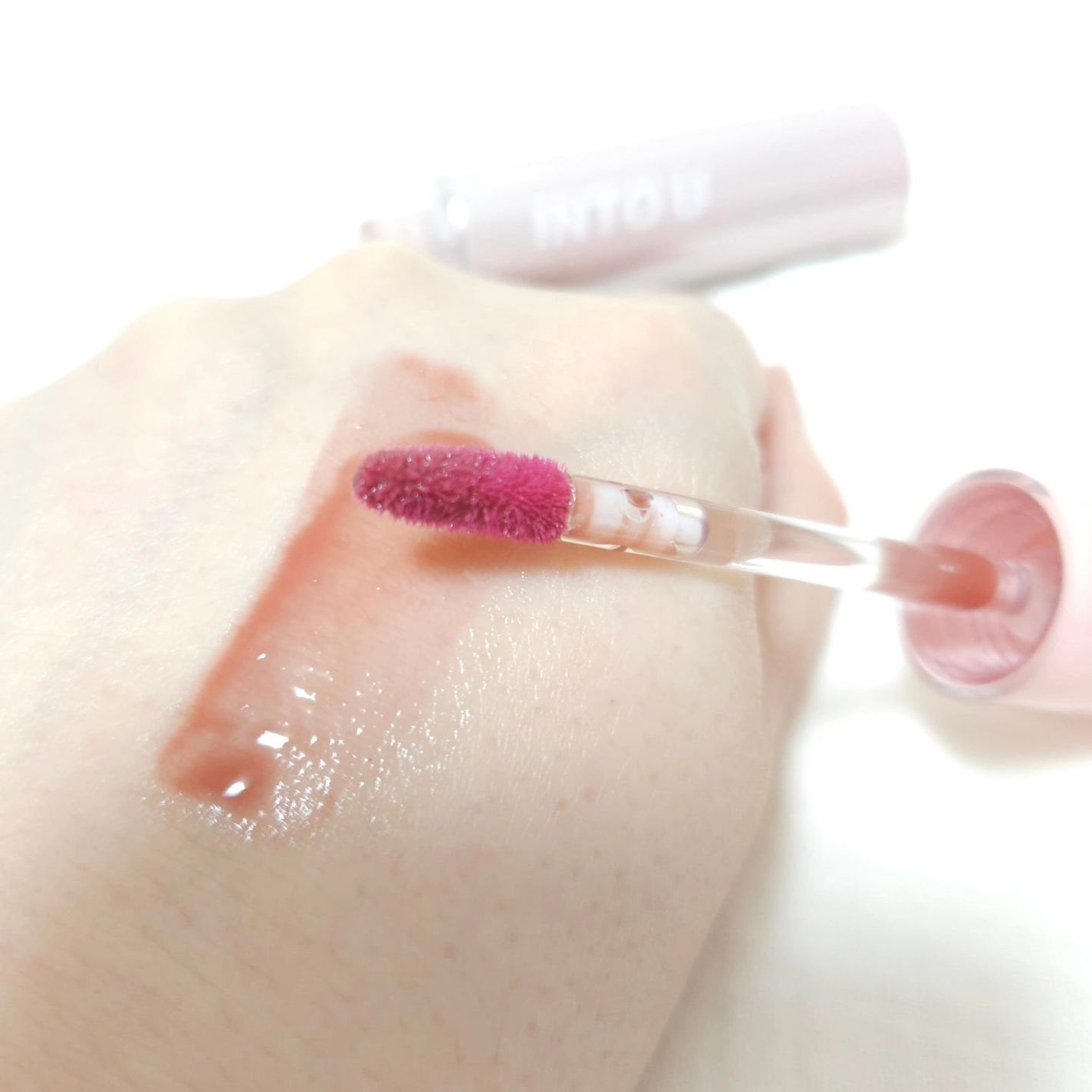 ジューシーパンピンググロス/INTO U/リップグロスを使ったクチコミ(3枚目)